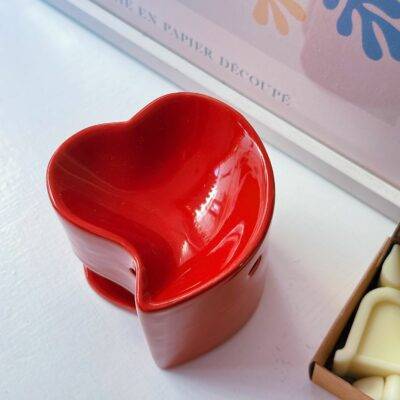 Bruciatore di essenze cuore rosso